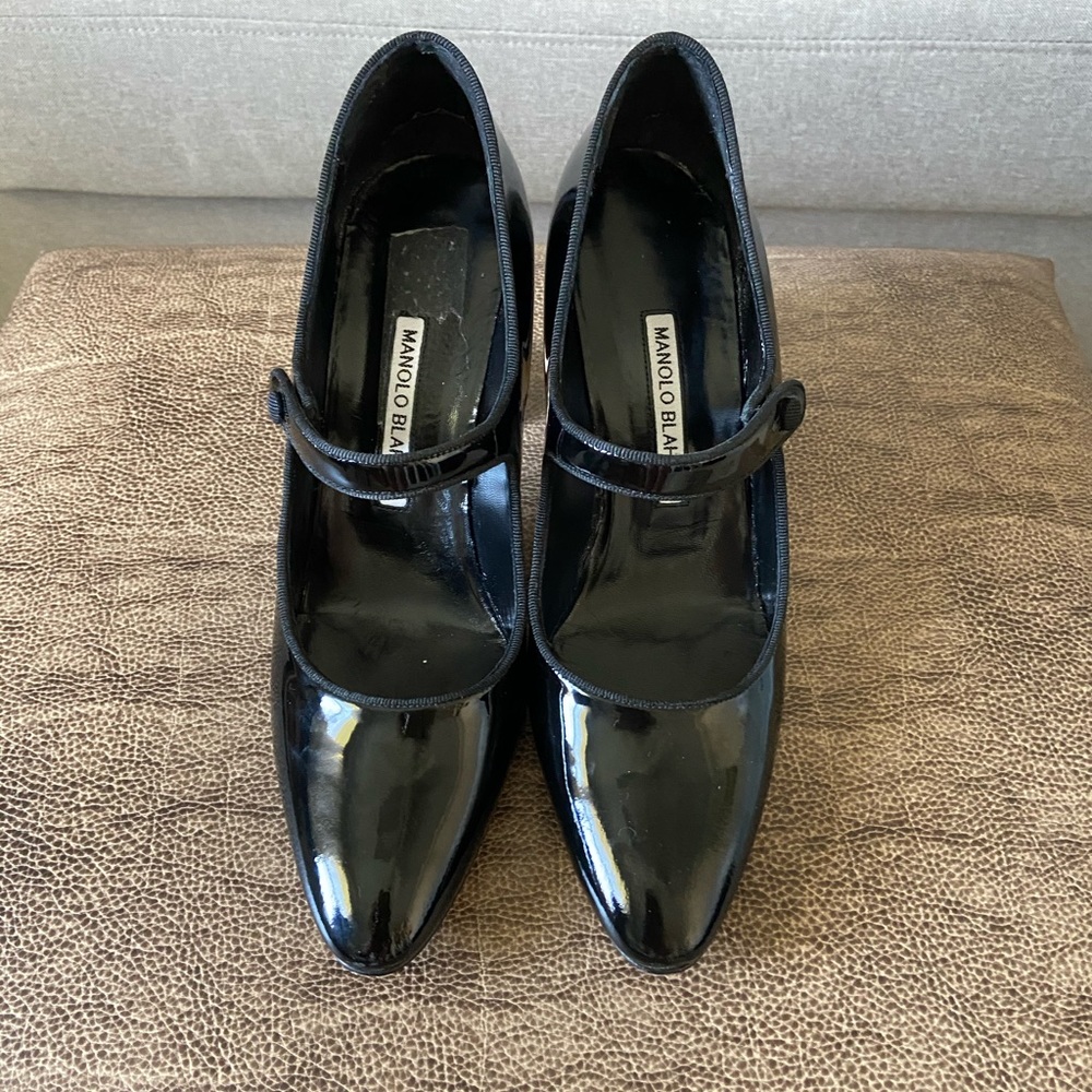 MANOLO BLAHNIK Campy 90mm Black Patent Mary Jane